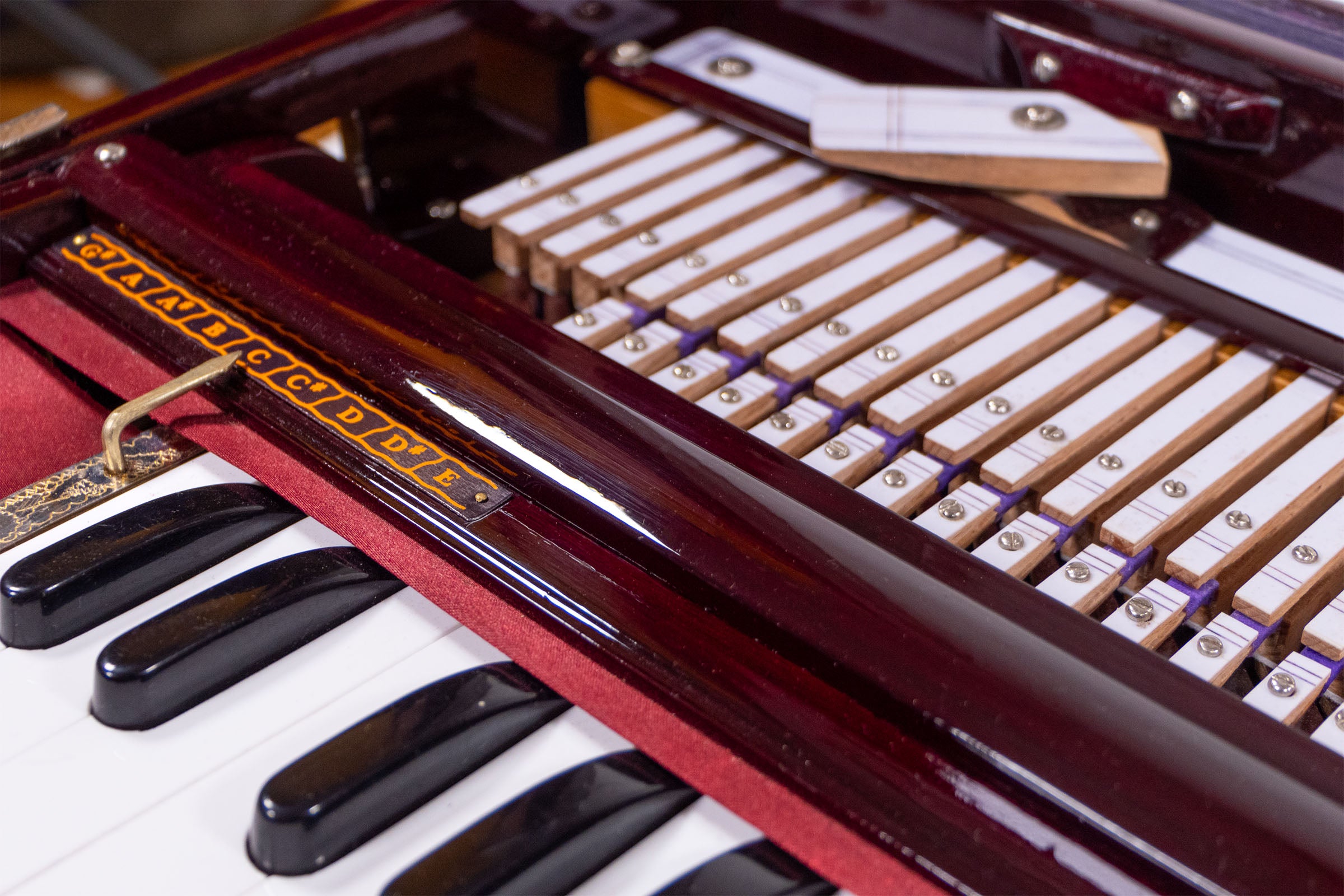 Premium Harmonium Paul & Co