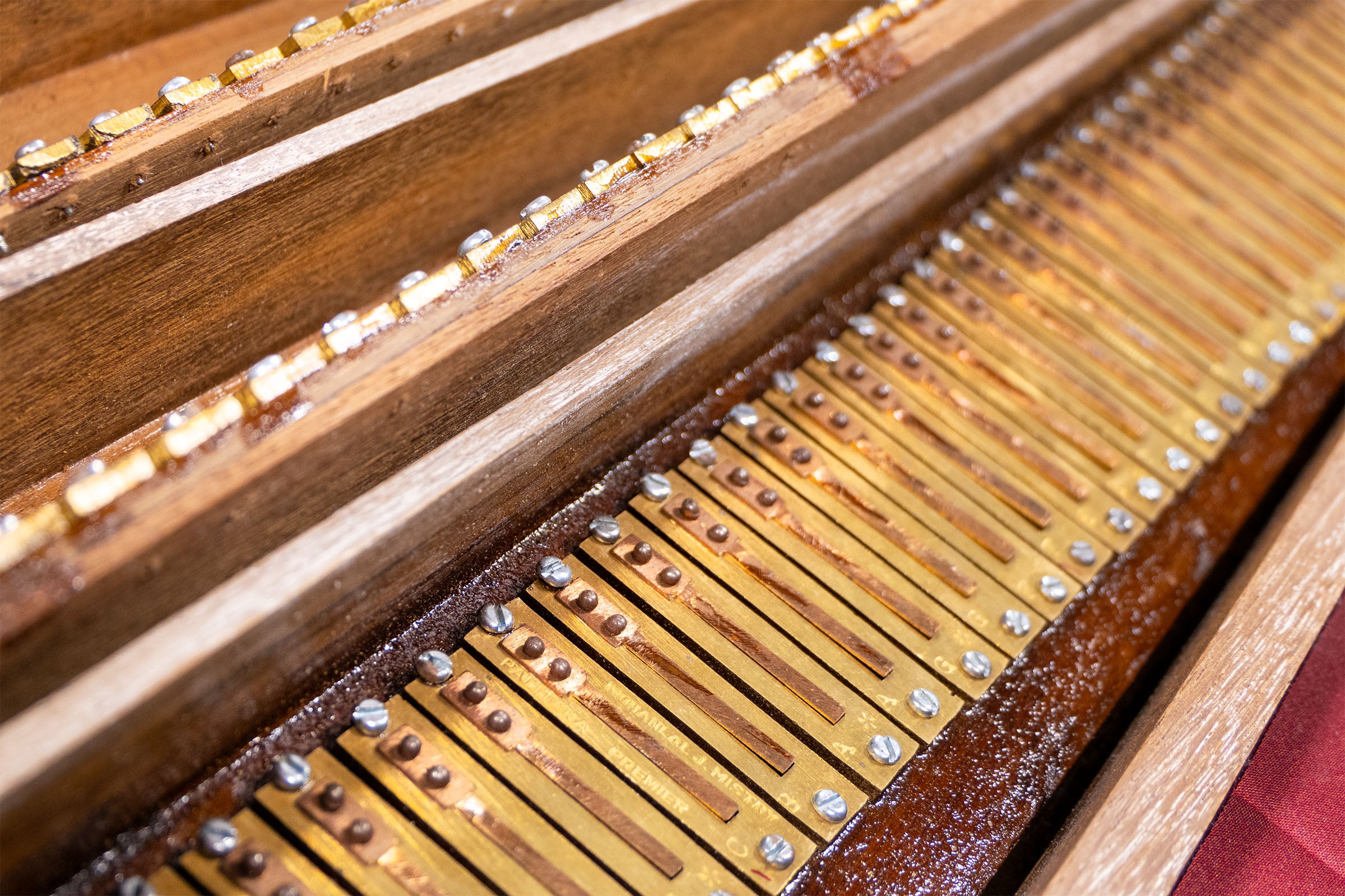 Premium Harmonium Paul & Co